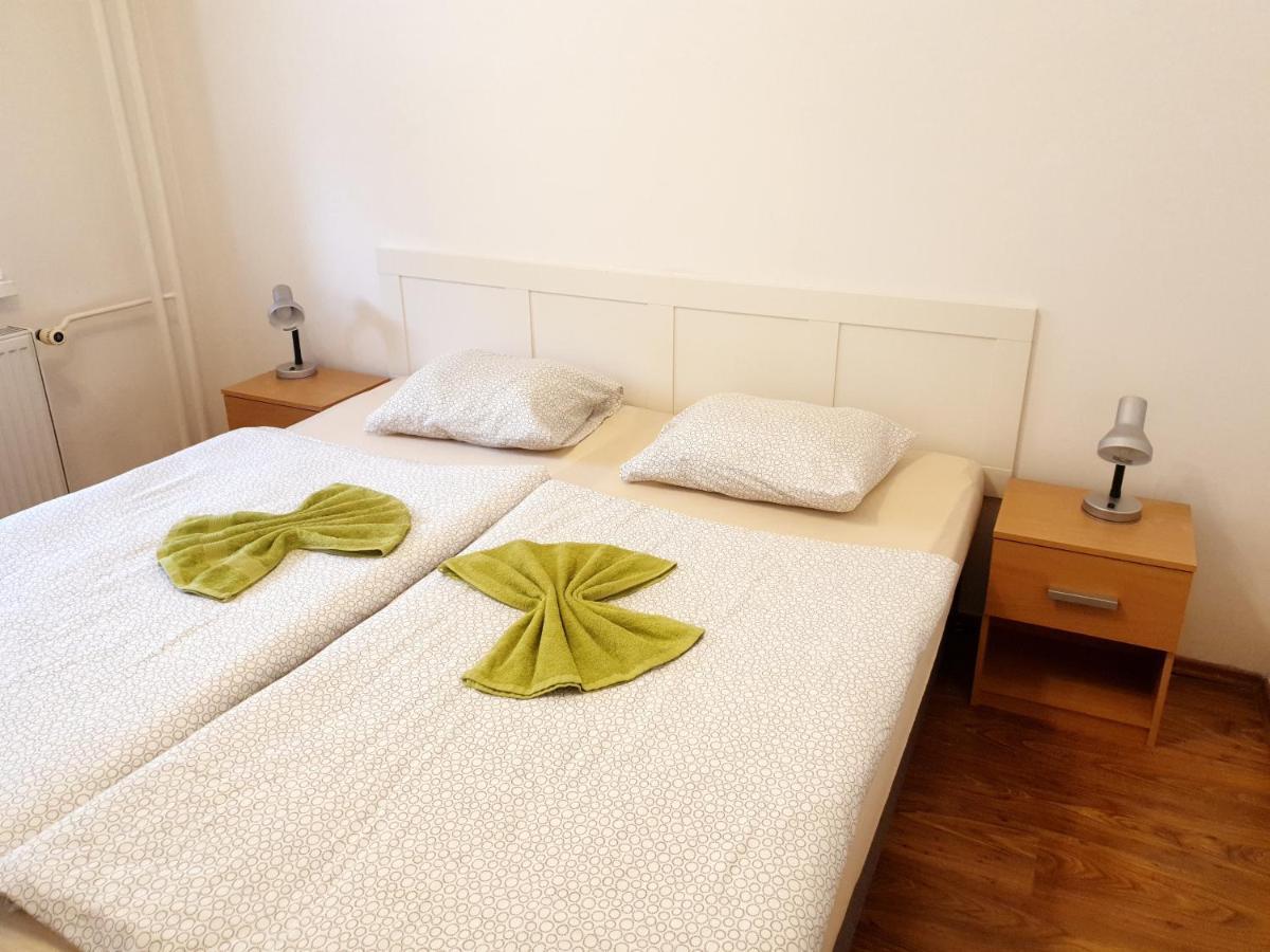 Apartman Bystrica City & Parking 班斯卡-比斯特里察 外观 照片