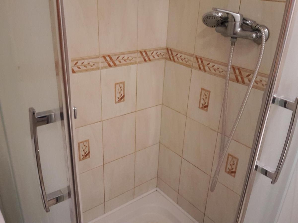 Apartman Bystrica City & Parking 班斯卡-比斯特里察 外观 照片